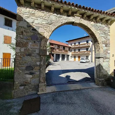 Apartman Pec Sùtrio